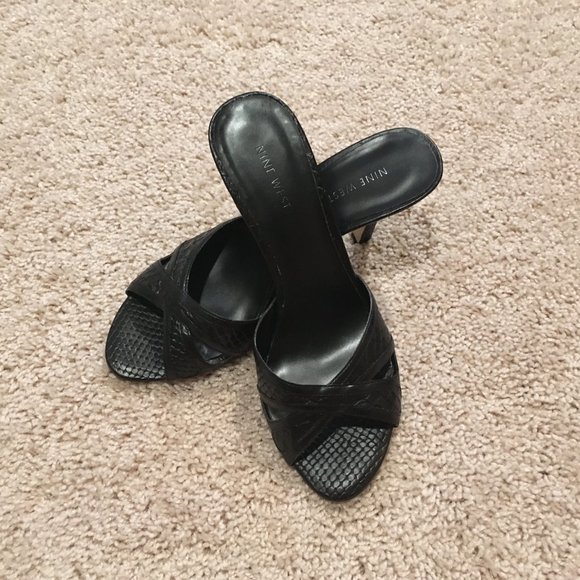 Nine West Black Leather Reptile Print Slip On Heels (Size: 8M) - Picture 3 of 8